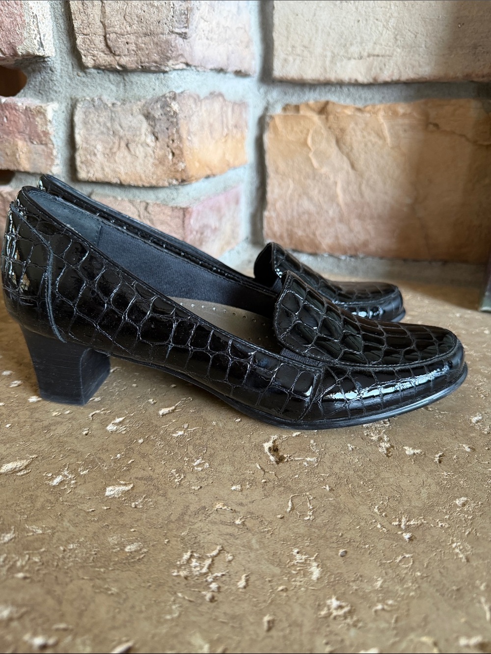 Trotters Black Croc-Embossed Block Heel Loafers